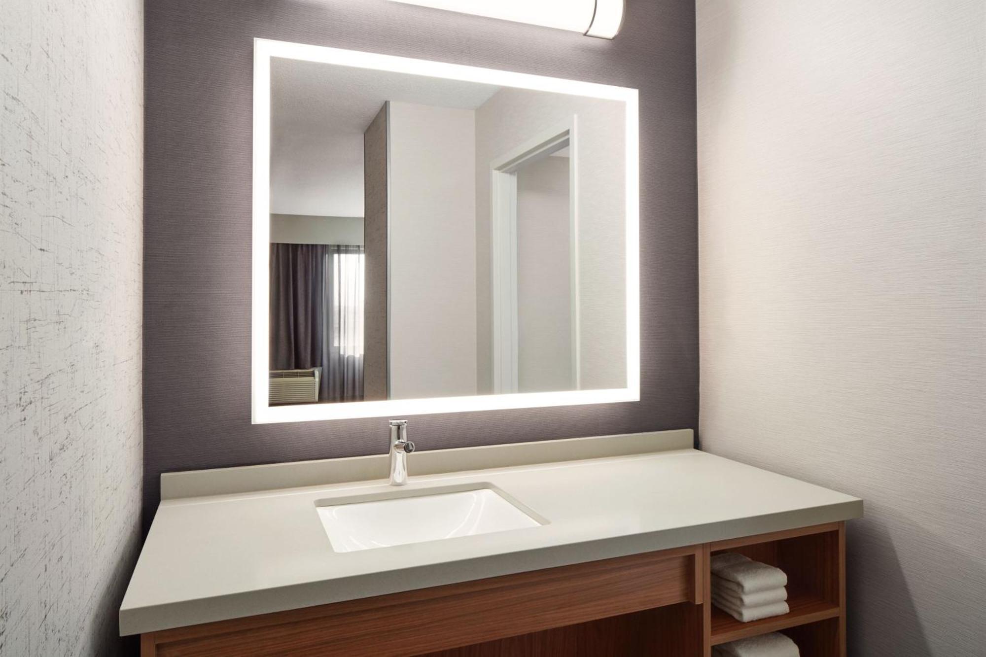 Courtyard By Marriott Mississauga-Airport Corporate Centre West Hotell Eksteriør bilde